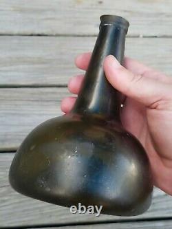 1700's BLACK GLASS ONION SHIPWRECK BOTTLE