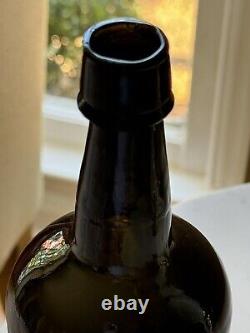 1830s ENGLISH BLACK GLASS BOTTLE GREAT CONDITION ANTIQUE