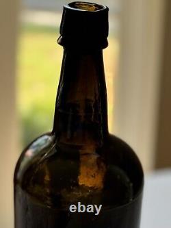 1830s ENGLISH BLACK GLASS BOTTLE GREAT CONDITION ANTIQUE