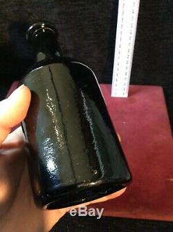 18/19Th Century Black Glass Mallet Bottle