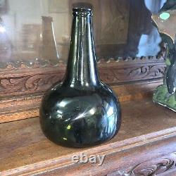 18th Century Dutch Onion Black Glass Wine Bottle, circa 1730