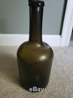 ANTIQUE BLACK GLASS BOTTLE MALLET BLACK GLASS CIRCA 1810 to 1830 9.25 TALL