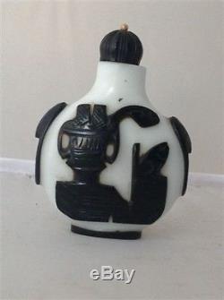 Antique Chinese Peking glass snuff bottle Qing Dynasty black & white (m220)