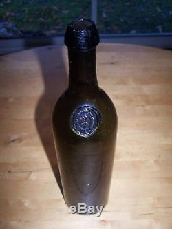Antique black glass bottle seal coat of arms Breil de Pontbriand FRANCE 19th
