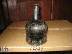 Ca 1735 black glass English mallet from Virginia