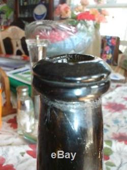 Colonial American I. T. 1783 seal cylinder pontil wine-spirits black glass bottle