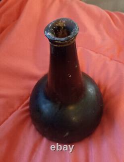 Early 18th Century Dutch Onion Bottle Olive black glass. Nice Condition