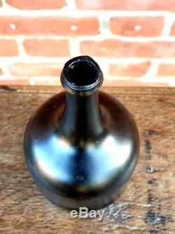 Early 18th Century English Antique Black Glass Mallet Bottle, Circa 1720 wine