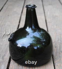 English Onion Wine Bottle With The Royal Lewis Family Crest