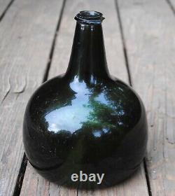 English Onion Wine Bottle With The Royal Lewis Family Crest