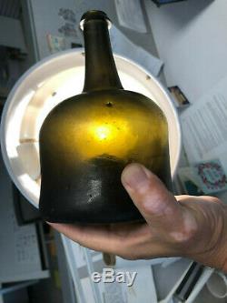 English black glass mallet bottle- ca. 1700-1730-excellent condition