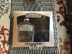 Gentleman Jack Daniels Tennessee Whiskey Bottle 2 Glasses Collector Set NEW