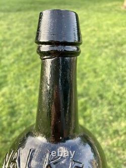 John Walker Brewery Cincinnati Ohio Black Glass Ale Porter Bottle Hemingraymint