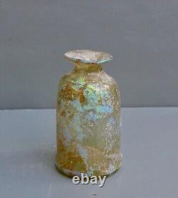 Nice Antique and rare green glass medicine bottle, Dutch early 17th century