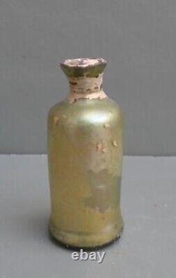 Nice Antique green glass medicine bottle, Dutch early 17th century