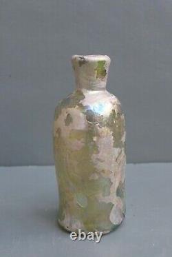 Nice Antique green glass medicine bottle, Dutch early 17th century