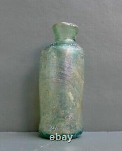 Nice Antique green glass medicine bottle, Dutch early 17th century