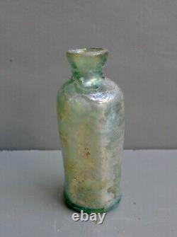 Nice Antique green glass medicine bottle, Dutch early 17th century