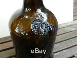 Rare Georgian sealed French black glass mallet bottle c. 1800 no onion