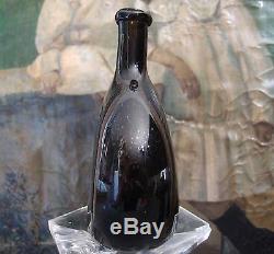 SMALL ANTIQUE FRENCH BLACK GLASS ALCOHOL ARMAGNAC BOTTLE 18th PONTIL SCARE 1