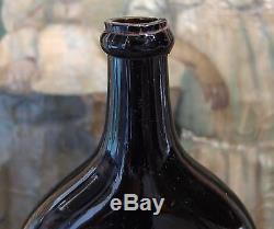 SMALL ANTIQUE FRENCH BLACK GLASS ALCOHOL ARMAGNAC BOTTLE 18th PONTIL SCARE 2
