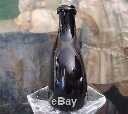 SMALL ANTIQUE FRENCH BLACK GLASS ALCOHOL ARMAGNAC BOTTLE 18th PONTIL SCARE 3