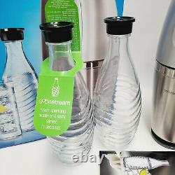 SodaStream Penguin Sparkling Water Maker New CO2 Cylinder & 2 Glass Carafes