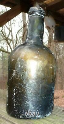 TRANSITIONAL BLACK GLASS BOTTLE-Very Odd Lip-Mallet-1780s-1800