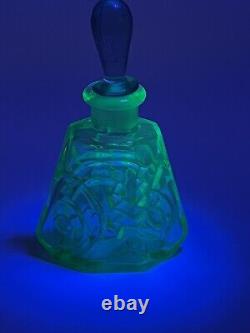 VNTG Art Deco perfume bottle/Green Uranium Glass/Czechoslovakia Stamped/Flower